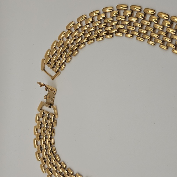 Luxurious Vintage Gold Plated Necklace - Picture 2 of 12